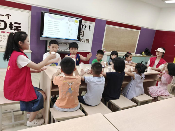 趣味課堂。黔江區(qū)委宣傳部供圖