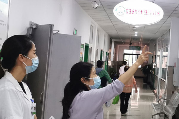 指導基層衛(wèi)生院婦幼健康部規(guī)范化建設。璧山區(qū)婦幼保健院供圖