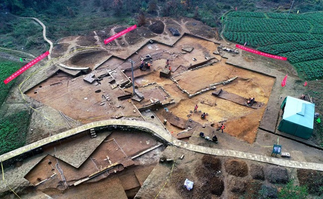 冉屋丘遺址發(fā)掘場景。重慶市文物考古研究院供圖
