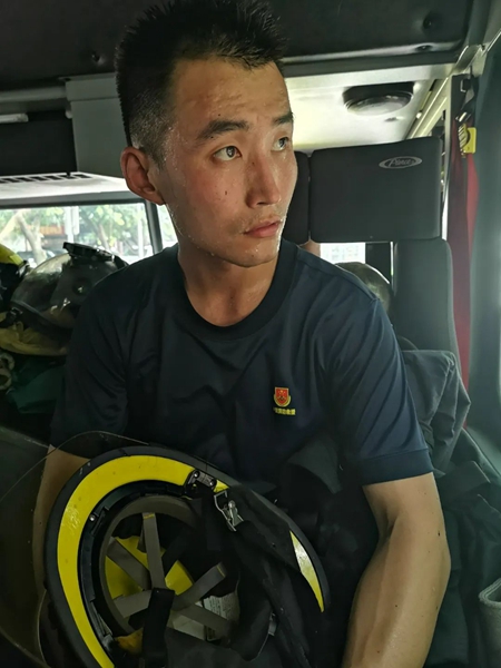 萬惠文同志生前出警歸來。