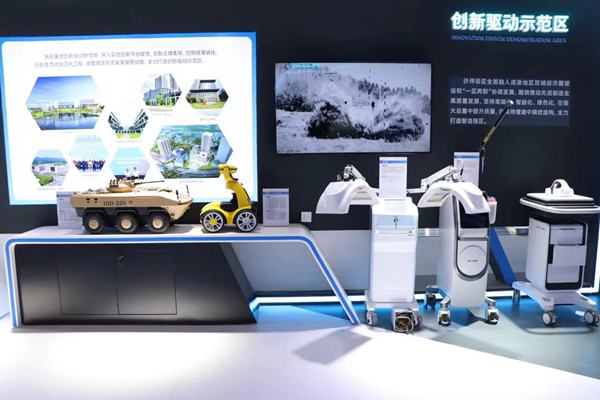 產(chǎn)品展示。胥世鵬攝