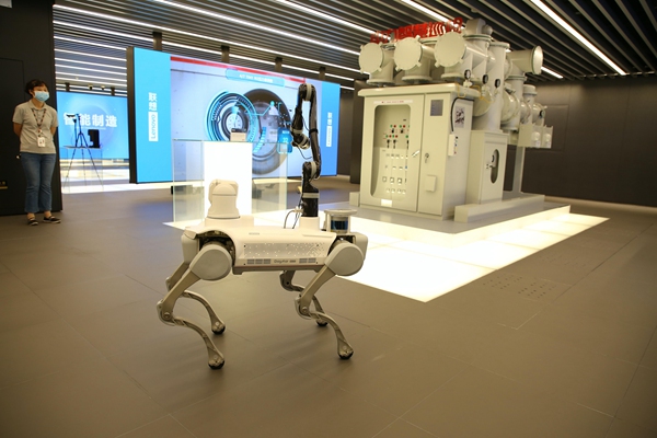 聯(lián)想晨星智慧狗，使巡檢精準(zhǔn)度大大提高。聯(lián)想供圖