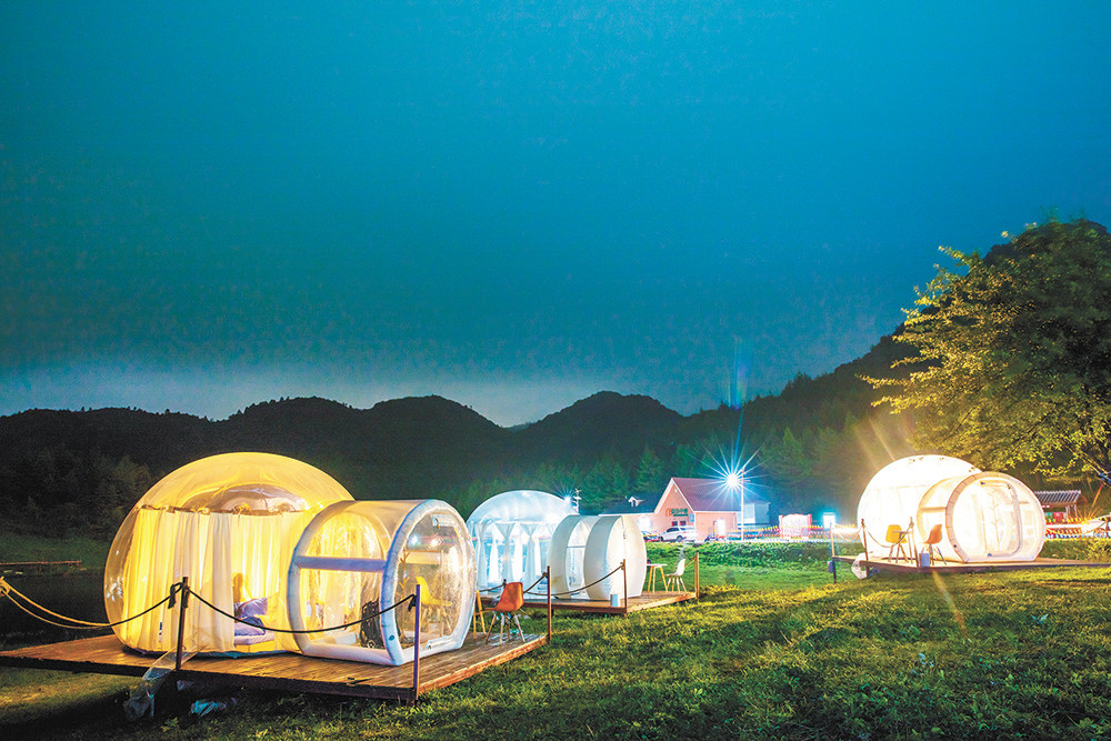 豐都南天湖露營基地的星空泡泡屋很受游客歡迎。(受訪者供圖)