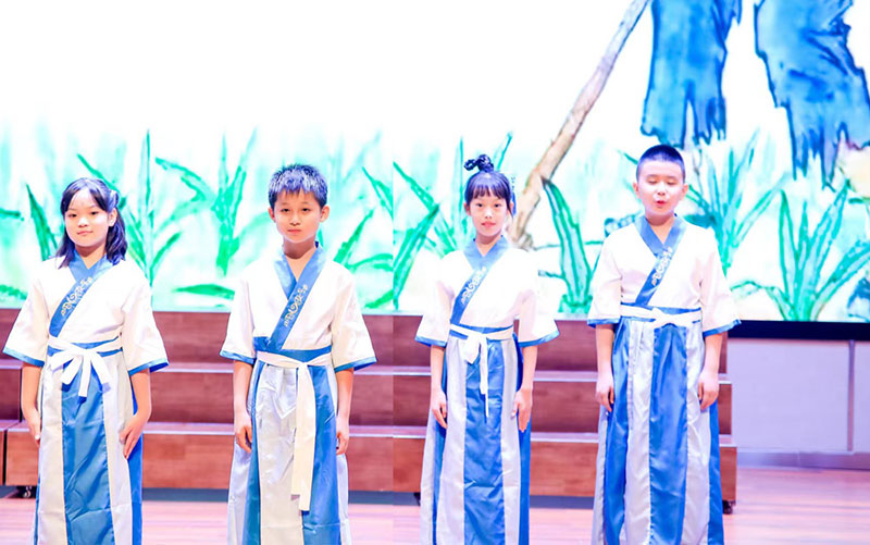 演唱五谷童謠。童心小學(xué)供圖