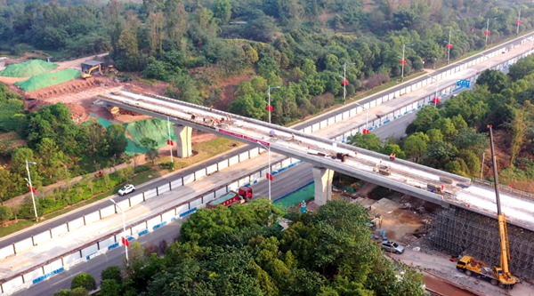 重慶軌道交通璧銅線上跨龍騰大道圖片來源：銅梁發(fā)布