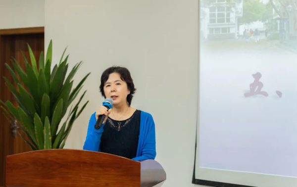 南渝中學副校長唐曉玲。南渝中學供圖