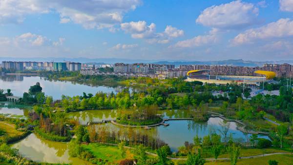 梁平區(qū)雙桂湖國(guó)家濕地公園。劉輝攝