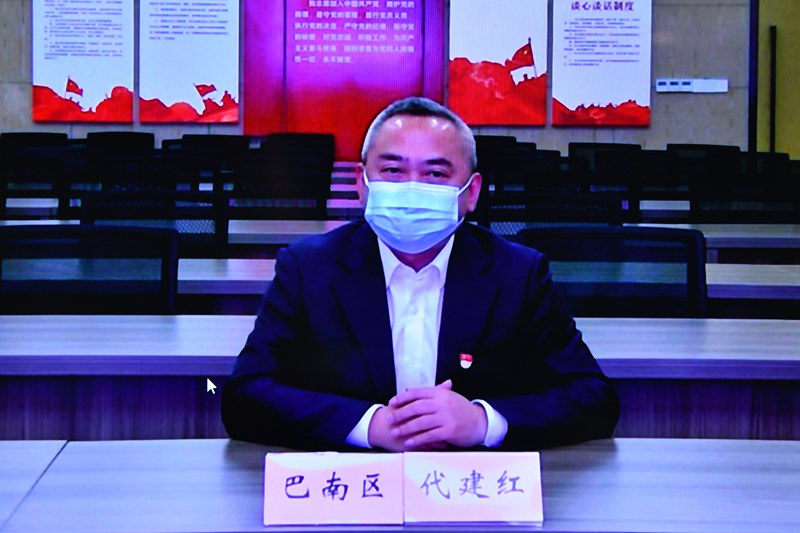 代建紅介紹有關情況  鄒樂 攝