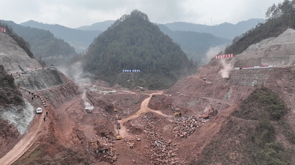 小月壩水庫建設(shè)現(xiàn)場。劉先華攝