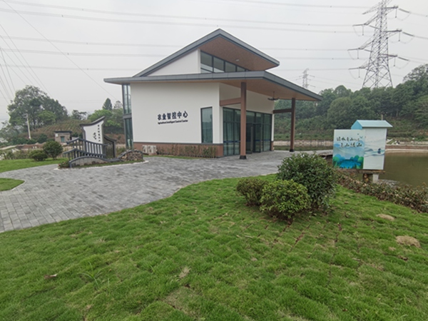 水產(chǎn)養(yǎng)殖基地農(nóng)業(yè)智控中心。鄭建君攝