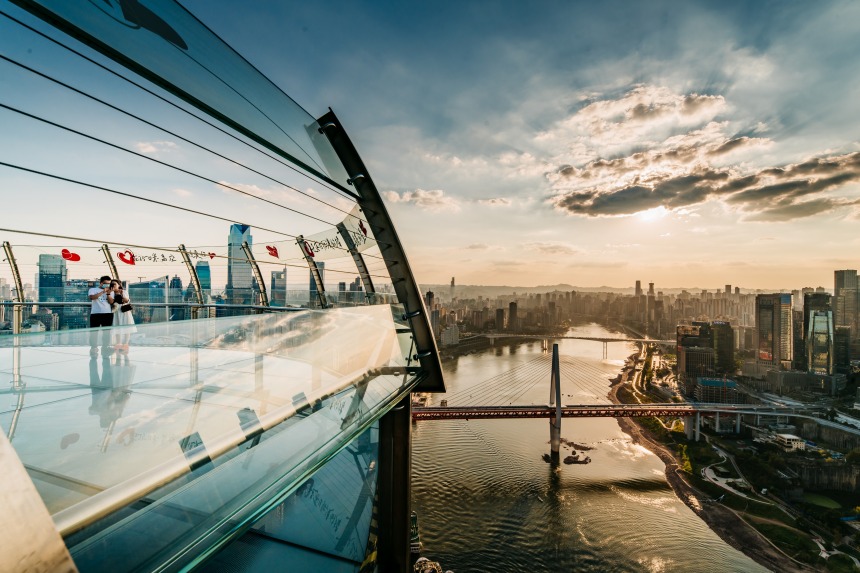 探索艙·云端樂(lè)園。重慶來(lái)福士供圖