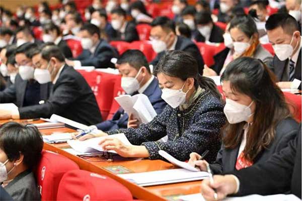 蔣平代表（右二）。受訪者供圖