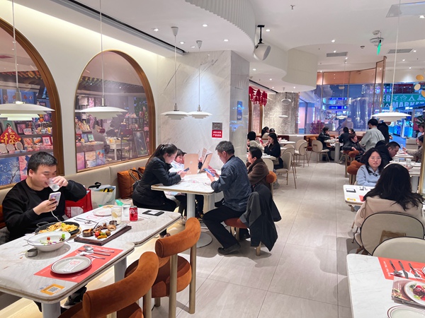 餐飲堂食人氣回歸。馮文彥攝