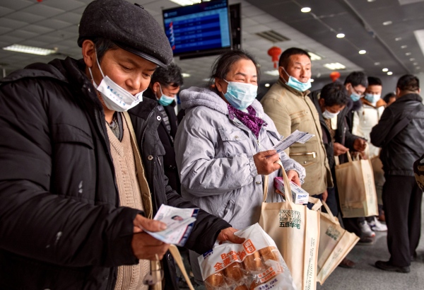 重慶包機(jī)送脫貧勞動力赴山東就業(yè)。重慶市人力社保局供圖