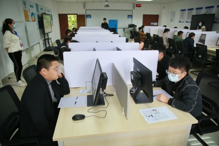 考試現(xiàn)場。重慶市司法局供圖