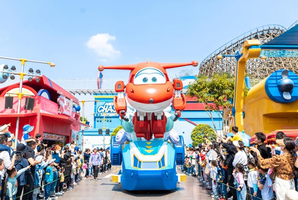 超級(jí)飛俠主題樂園。景區(qū)供圖