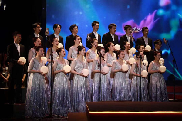 學(xué)生表演。重慶理工大學(xué)供圖