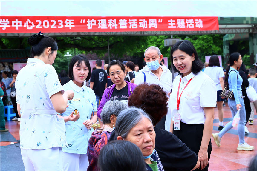 義診志愿服務(wù)活動(dòng)現(xiàn)場。萬衷余攝