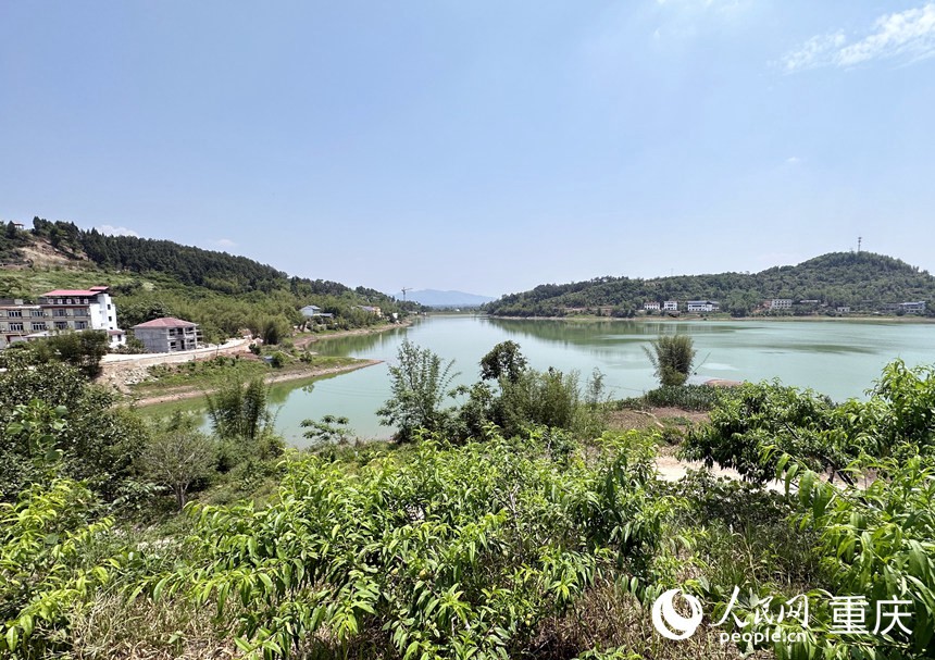 龍湖村以橋亭湖周邊為核心發(fā)展旅游產(chǎn)業(yè)。人民網(wǎng)記者 劉政寧攝