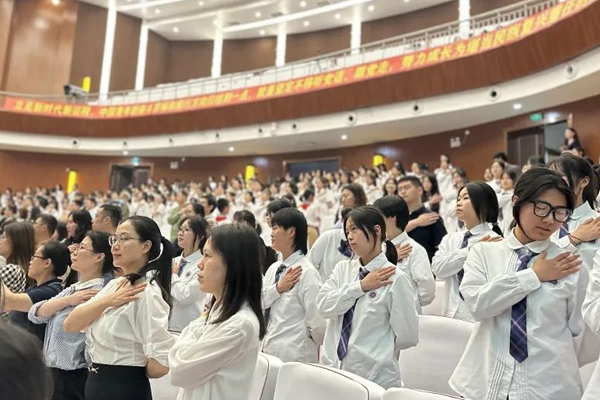 魯能巴蜀中學(xué)“健心操”展示。江北區(qū)教委供圖
