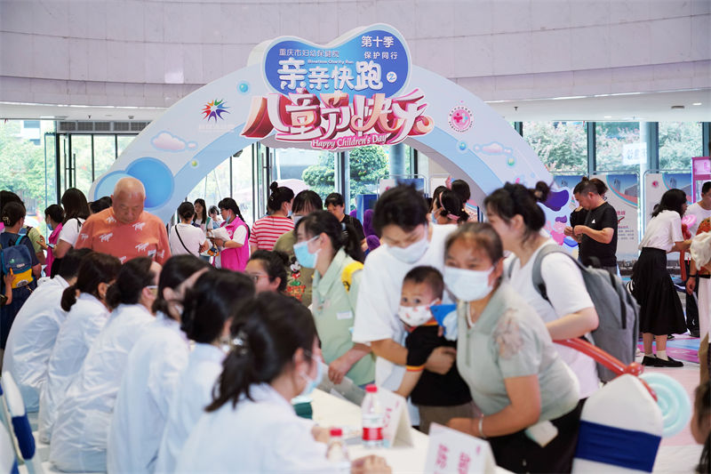義診現(xiàn)場(chǎng)。重慶市婦幼保健院供圖