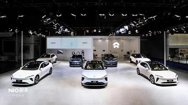 全系在售車型集結(jié)。蔚來(lái)供圖