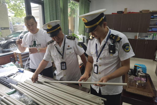 檢查現(xiàn)場。江津區(qū)衛(wèi)生健康綜合行政執(zhí)法支隊供圖