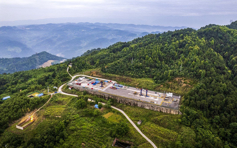 涪陵頁(yè)巖氣田標(biāo)準(zhǔn)化集氣站航拍。涪陵頁(yè)巖氣公司供圖