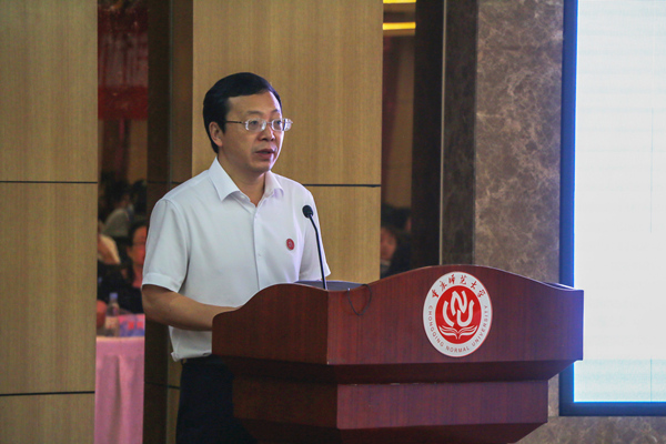 重慶師范大學(xué)黨委常委、副校長孟小軍致歡迎辭。謝聰攝