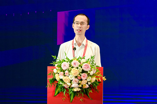 重慶理工大學(xué)黨委常委、副校長(zhǎng)劉小康致辭。重慶理工大學(xué)供圖