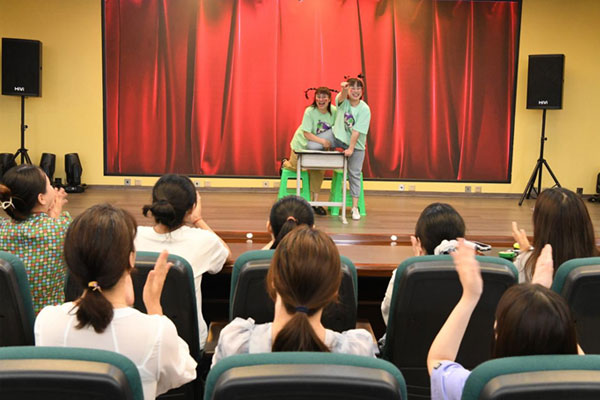 預防出生缺陷的歡樂科普現(xiàn)場演出。璧山區(qū)婦幼保健院供圖