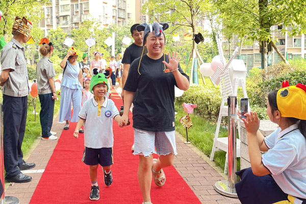 全員角色扮演。大渡口幼教集團供圖