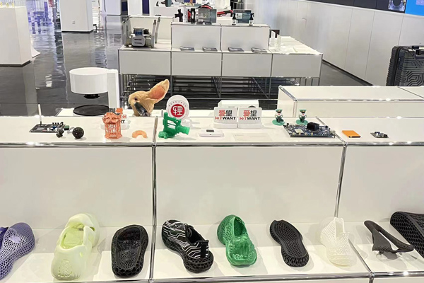 學校展位。重慶市輕工業(yè)學校供圖