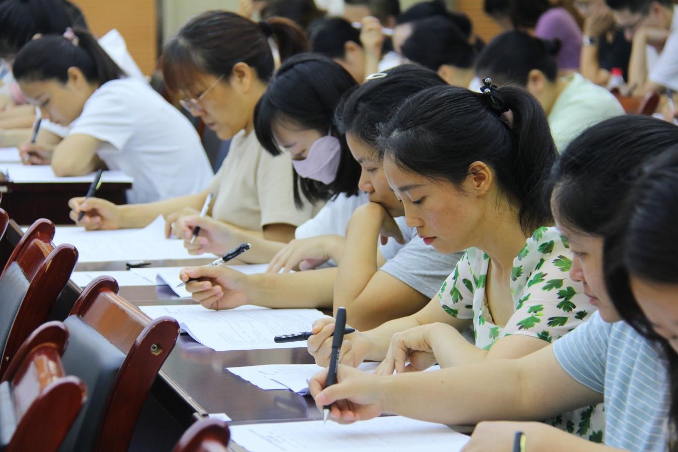 綜合筆試。江津區(qū)婦幼保健院供圖