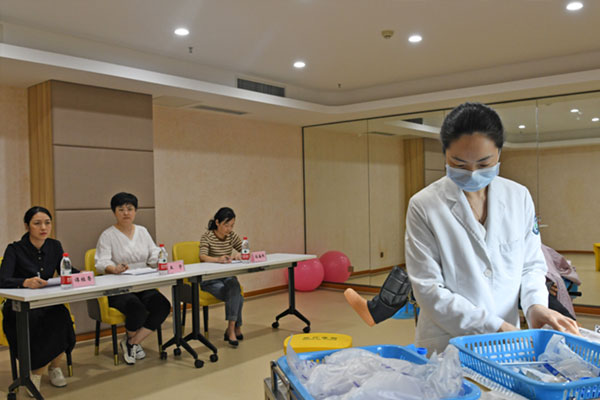 宮頸癌防治項(xiàng)目考核。璧山區(qū)婦幼保健院供圖