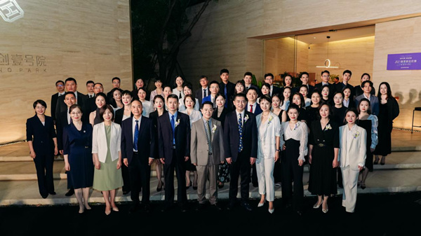 重慶華美抗衰醫(yī)生團隊。重慶華美整形外科醫(yī)院供圖