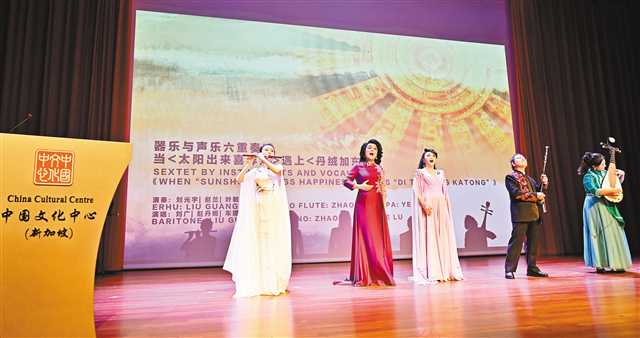 瞬間4  2023年7月，“新加坡·重慶周”在新加坡啟幕，中新（重慶）戰(zhàn)略性互聯(lián)互通示范項(xiàng)目書(shū)寫(xiě)渝新兩地新時(shí)代合作新篇章。