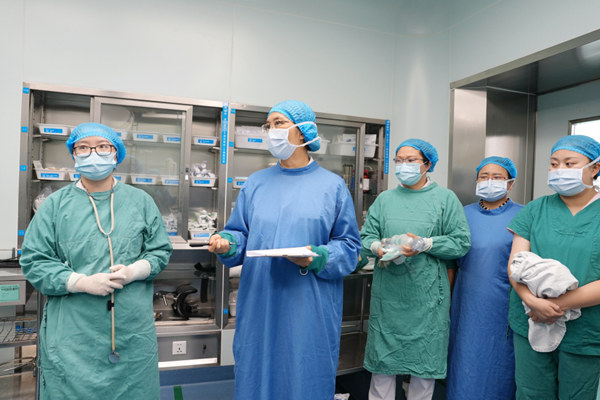 現(xiàn)場點(diǎn)評。院方供圖