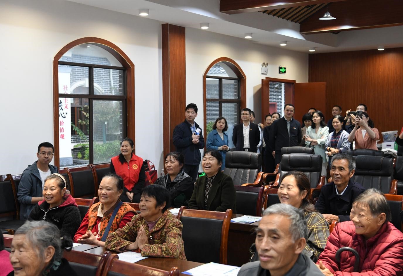 觀看科普“預(yù)防出生缺陷雙簧”。璧山區(qū)婦幼保健院供圖