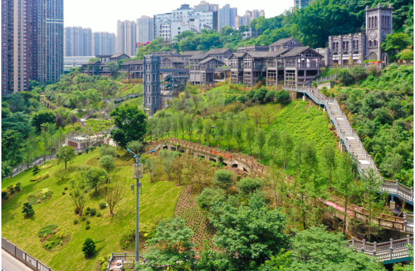 軌道環(huán)線謝家灣站人行步道。中國(guó)十八冶供圖