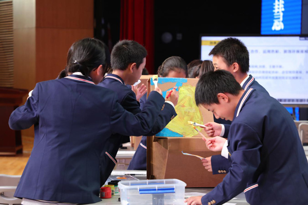 學(xué)生動手實踐。重慶市第一實驗中學(xué)供圖