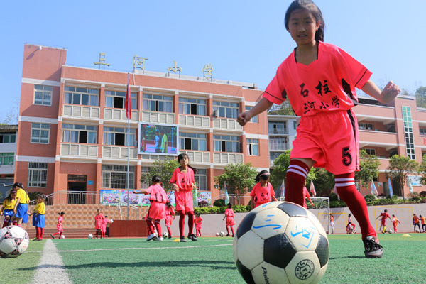 石柱縣三河小學足球訓練日常。石柱縣教委供圖