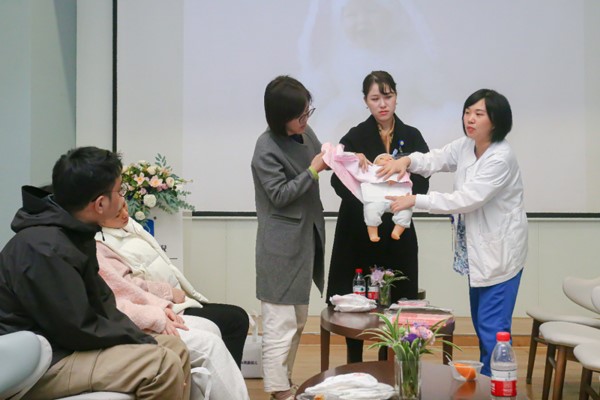 實操現(xiàn)場。重慶安琪兒婦產(chǎn)醫(yī)院供圖
