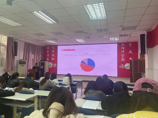 講座現(xiàn)場。重慶小米熊兒童醫(yī)院供圖