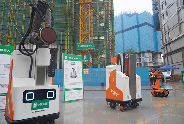 機(jī)器人展示。中國華西四川機(jī)司供圖