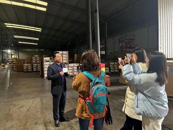 記者團采訪美聯國際倉儲運輸（集團）有限公司。向詩佳攝