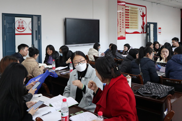 學(xué)員工作坊分組討論。永安中學(xué)供圖