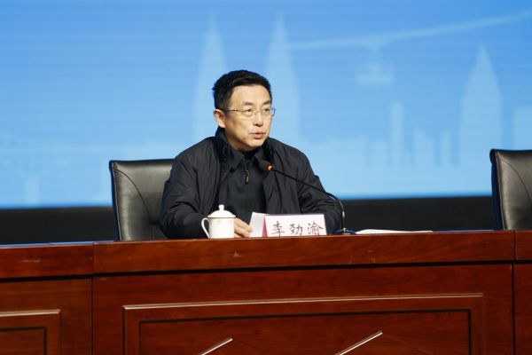 重慶市委教育工委委員、市教委副主任李勁渝講話。沙坪壩區(qū)教委供圖