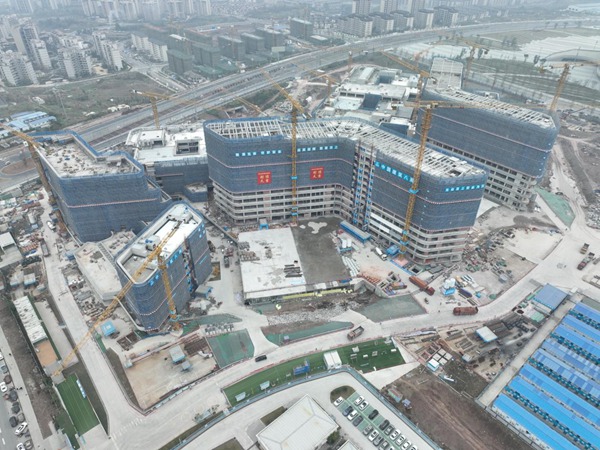 武漢協(xié)和重慶醫(yī)院項(xiàng)目航拍圖。中建八局供圖