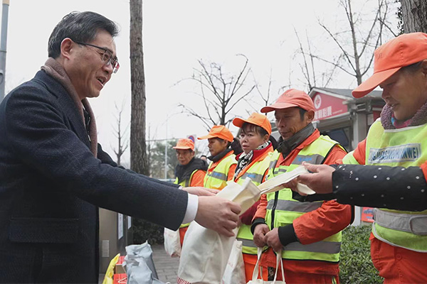 慰問活動現(xiàn)場。重慶市人力社保局供圖